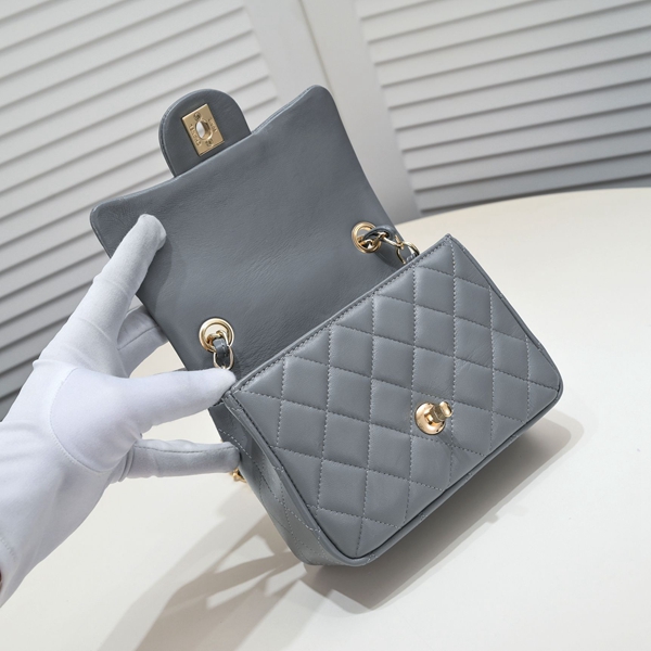 シャネルバッグ角部分ディテール